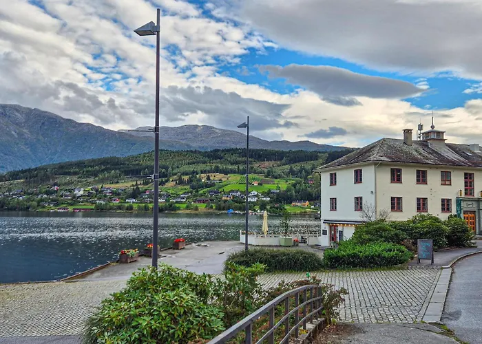 Awesome In With House Sea View דירה *